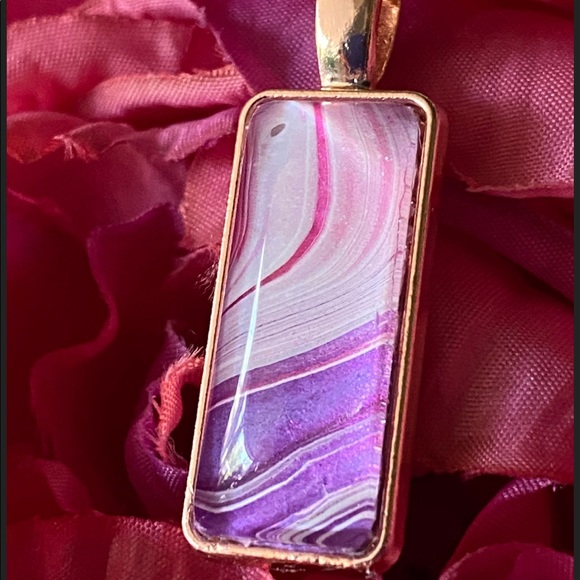 Hand painted Abstract Acrylic fluid pour art bezel pendant necklace pink purple - Picture 2 of 7